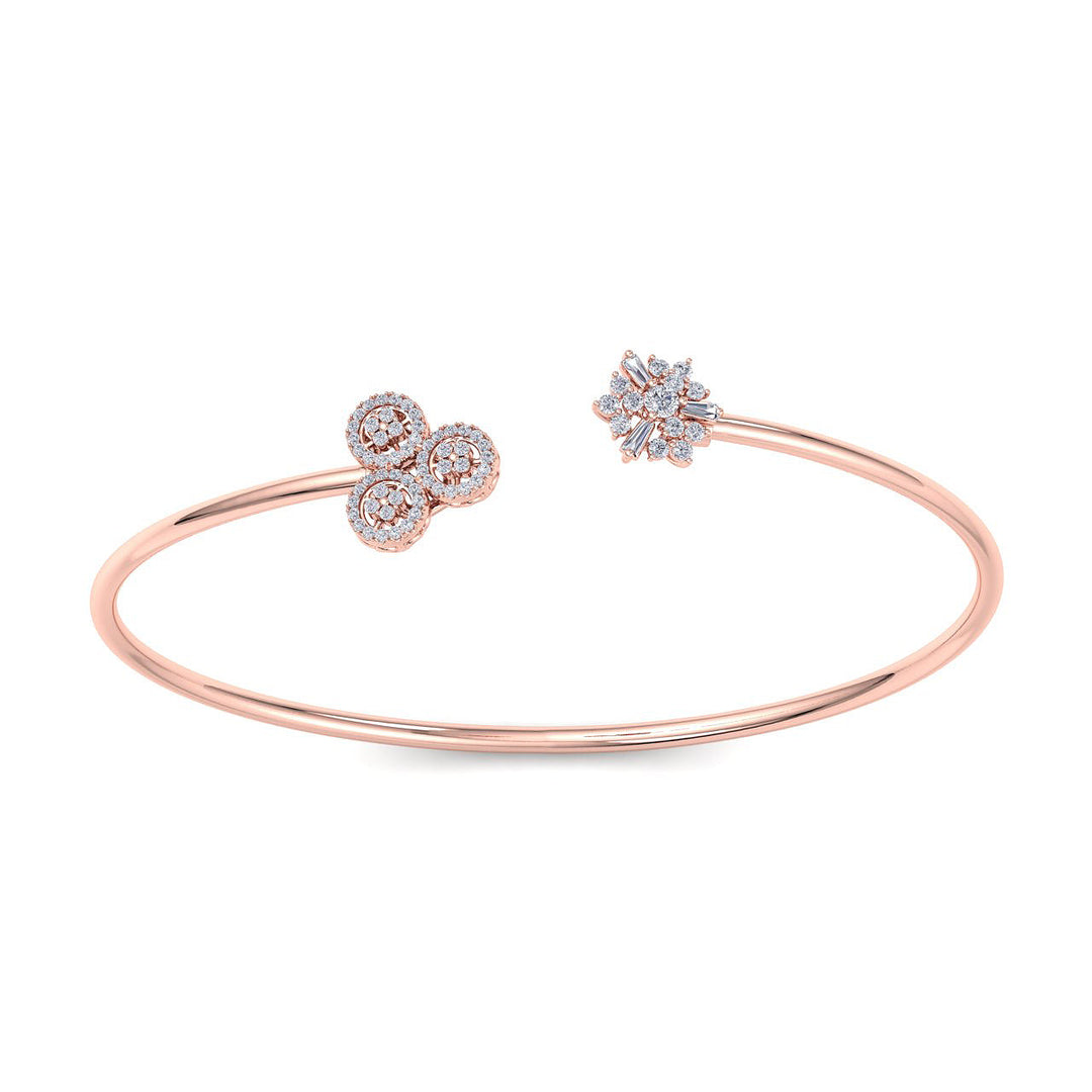 Elegant cuff bracelet in white gold with white diamonds of 0.52 ct in weight