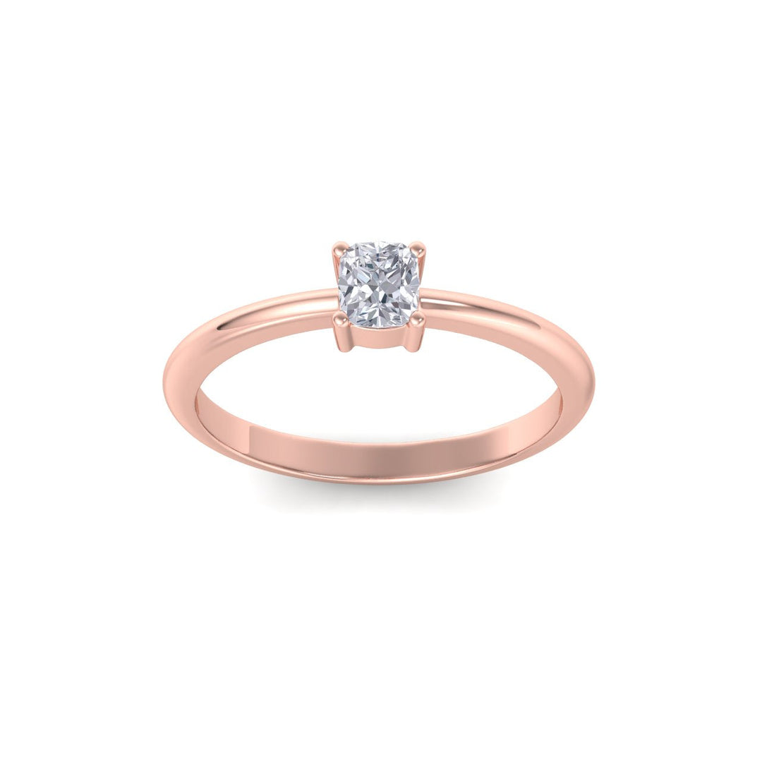 Cute Diamond ring in yellow gold with white diamonds of 0.25 ct in weight