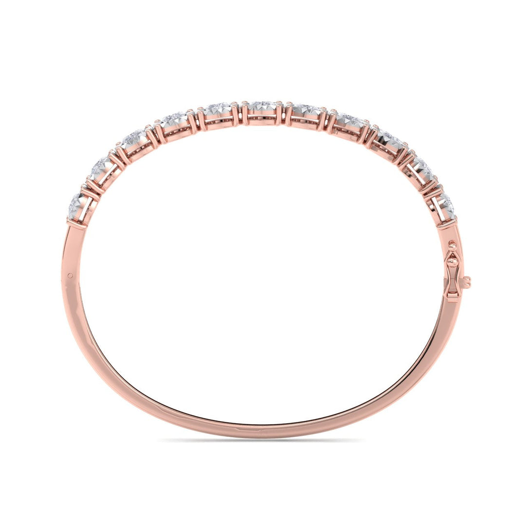 Diamond bracelet in white gold with white diamonds of 3.30 ct in weight