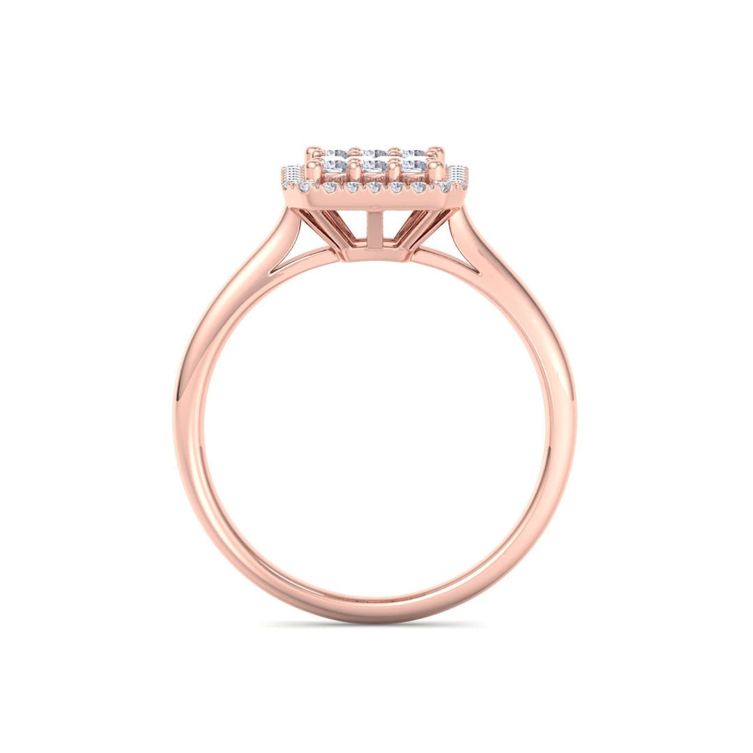 Cluster square engagement ring in white gold with white diamonds of 0.45 ct in weight