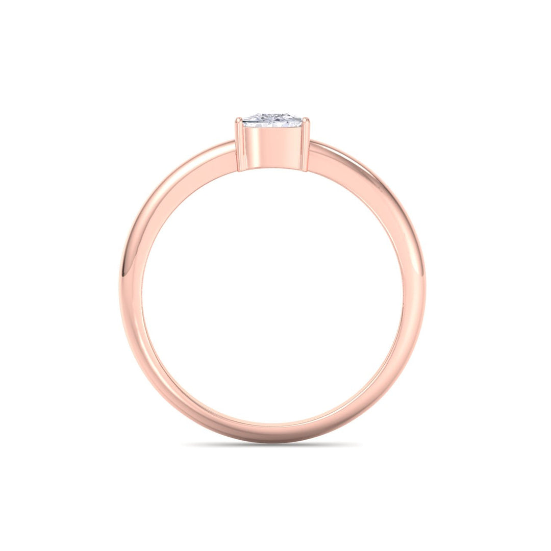 Dainty Diamond ring in yellow gold with white diamonds of 0.25 ct in weight