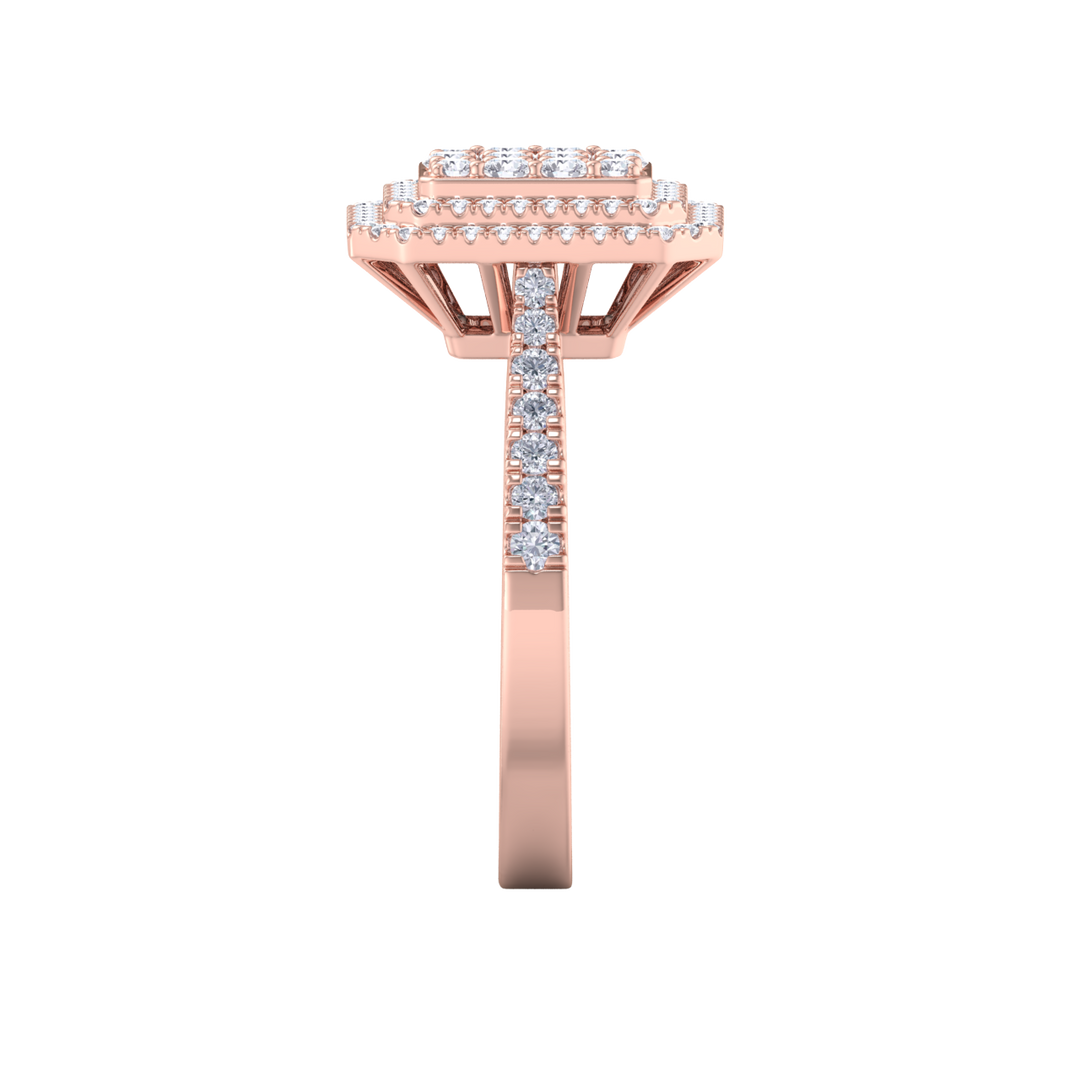 Cluster engagement ring in rose gold with white diamonds of 0.64 ct in weight