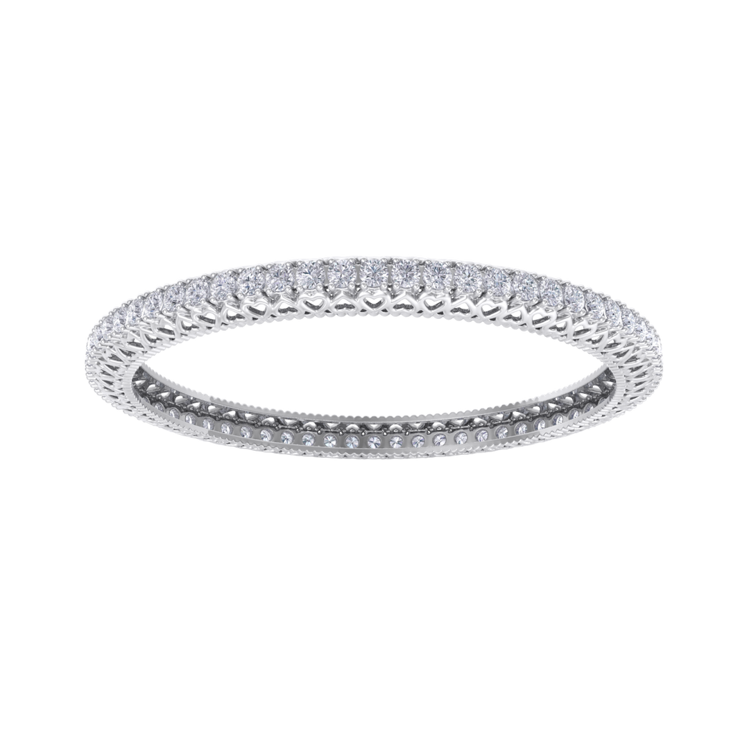 Classic diamond bangle with hearts in white gold with white diamonds of 13.60 ct in weight