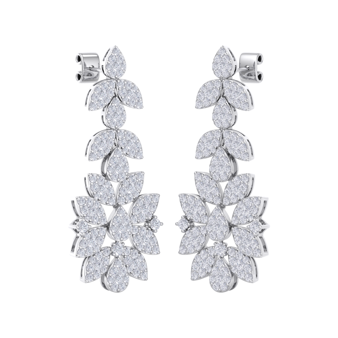 Chandelier earrings in yellow gold with white diamonds of 3.03 ct in weight