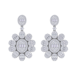 Load image into Gallery viewer, Formal chandelier earrings in yellow gold with white diamonds of 4.12 ct in weight