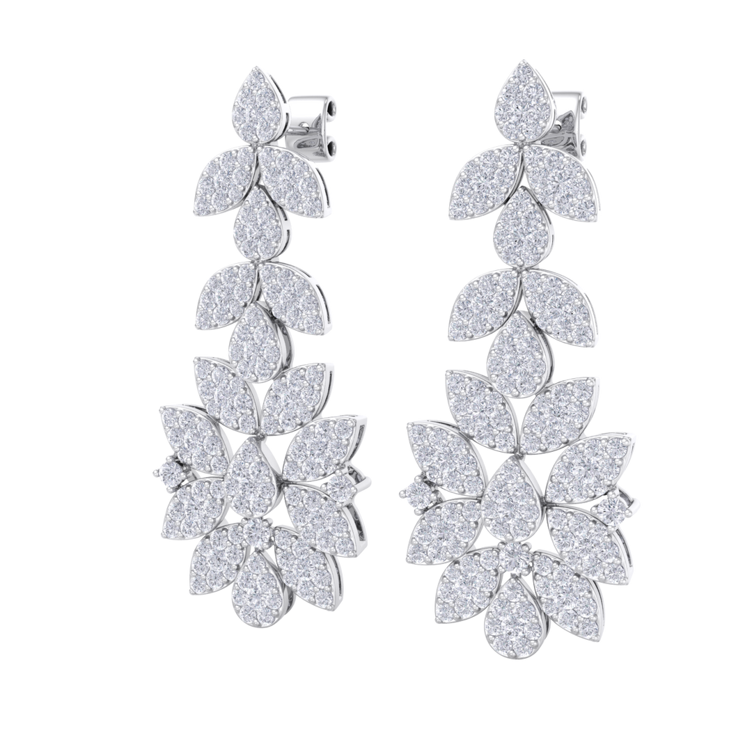 Chandelier earrings in white gold with white diamonds of 3.03 ct in weight