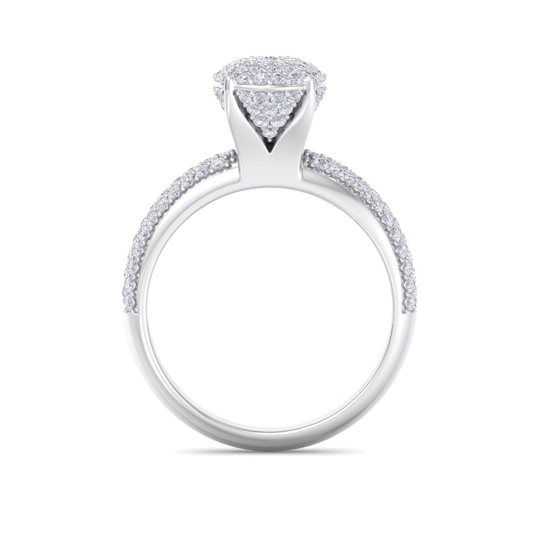 Cluster Diamond ring in white gold with white diamonds of 0.71 ct in weight