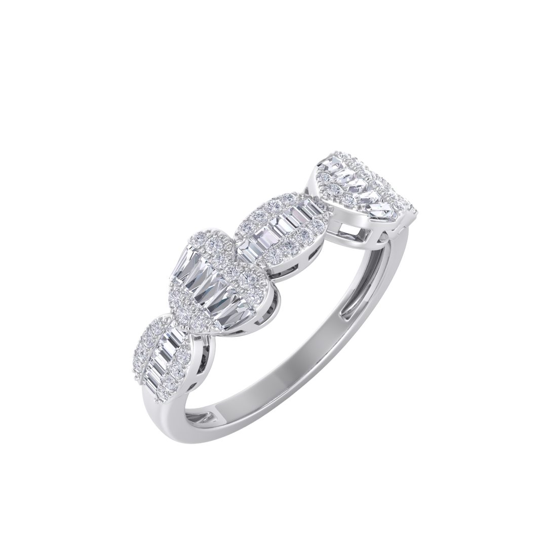 Beautiful Ring in yellow gold with white diamonds of 0.49 ct in weight