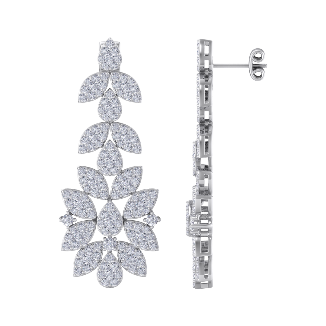 Chandelier earrings in yellow gold with white diamonds of 3.03 ct in weight