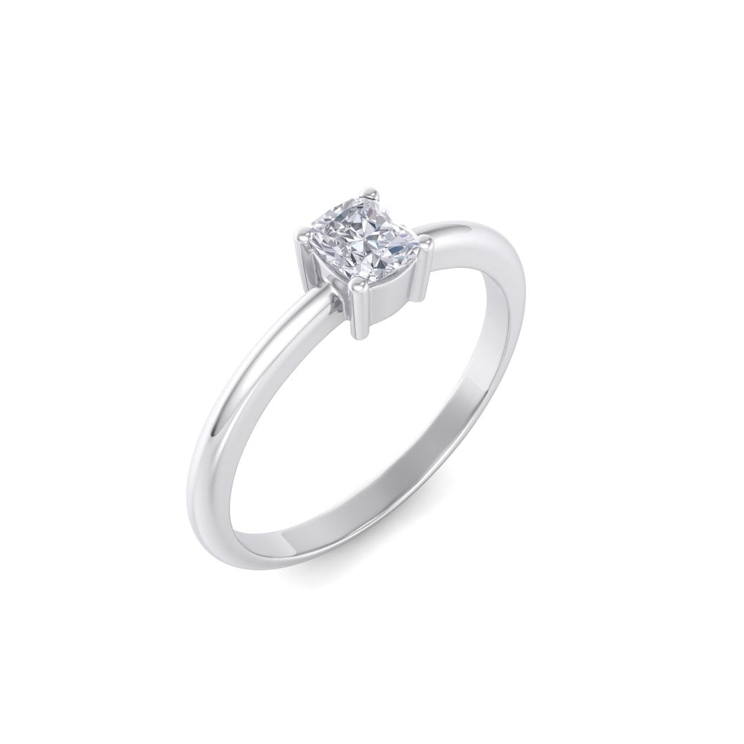 Cute Diamond ring in yellow gold with white diamonds of 0.25 ct in weight