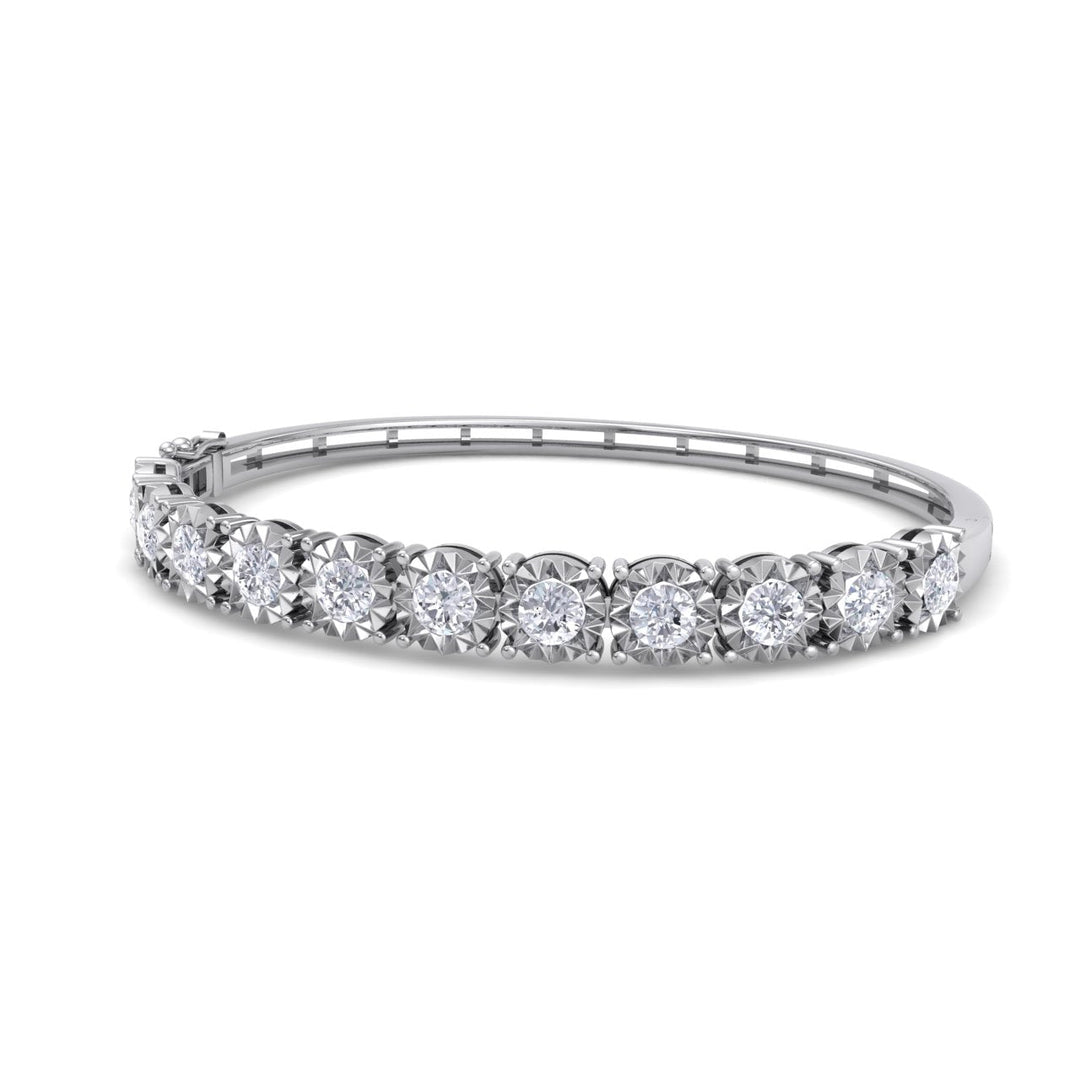 Diamond bracelet in white gold with white diamonds of 3.30 ct in weight