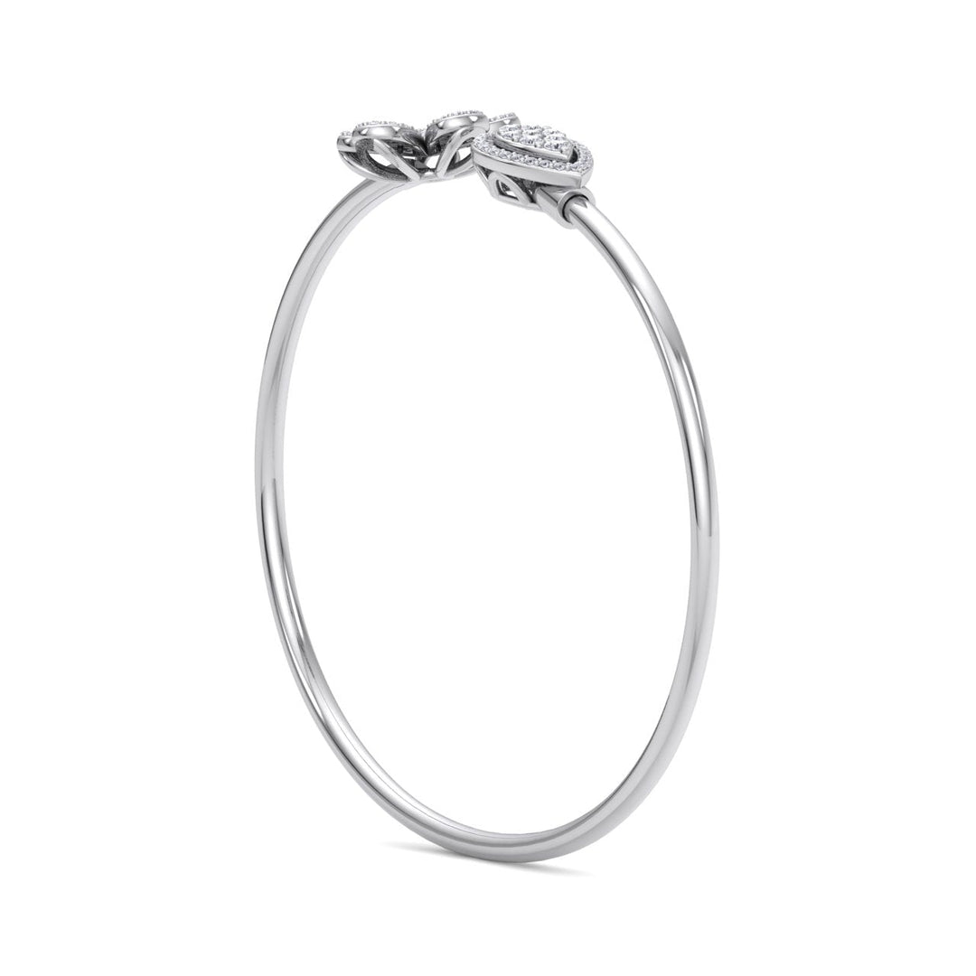 Cuff bracelet in white gold with white diamonds of 0.49 ct in weight