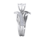 Load image into Gallery viewer, Cluster solitaire ring in white gold with white diamonds of 0.57 ct in weight