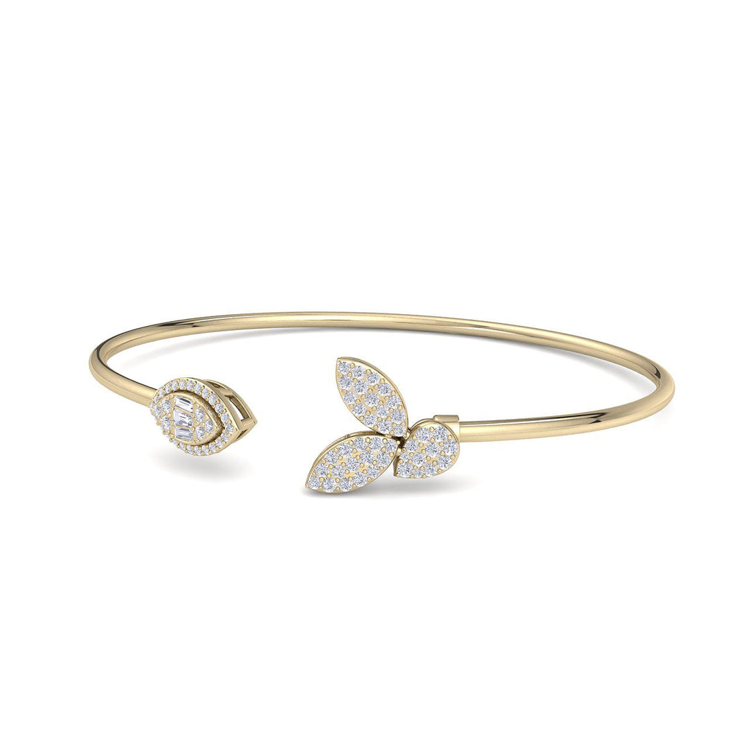 Cuff diamond bracelet in white gold with white diamonds of 0.68 ct in weight