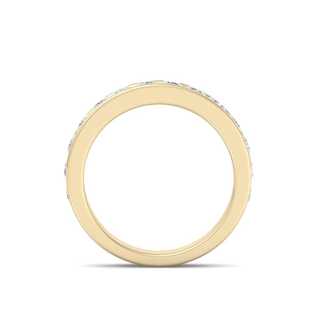 Classic Wedding band in rose gold with white diamonds of 1.01 ct in weight