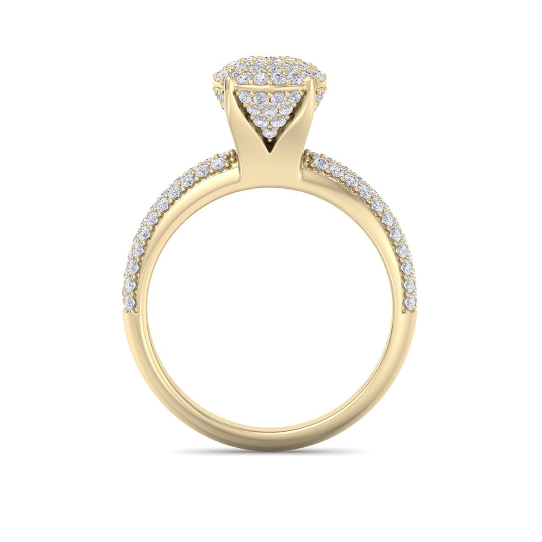 Cluster Diamond ring in white gold with white diamonds of 0.71 ct in weight