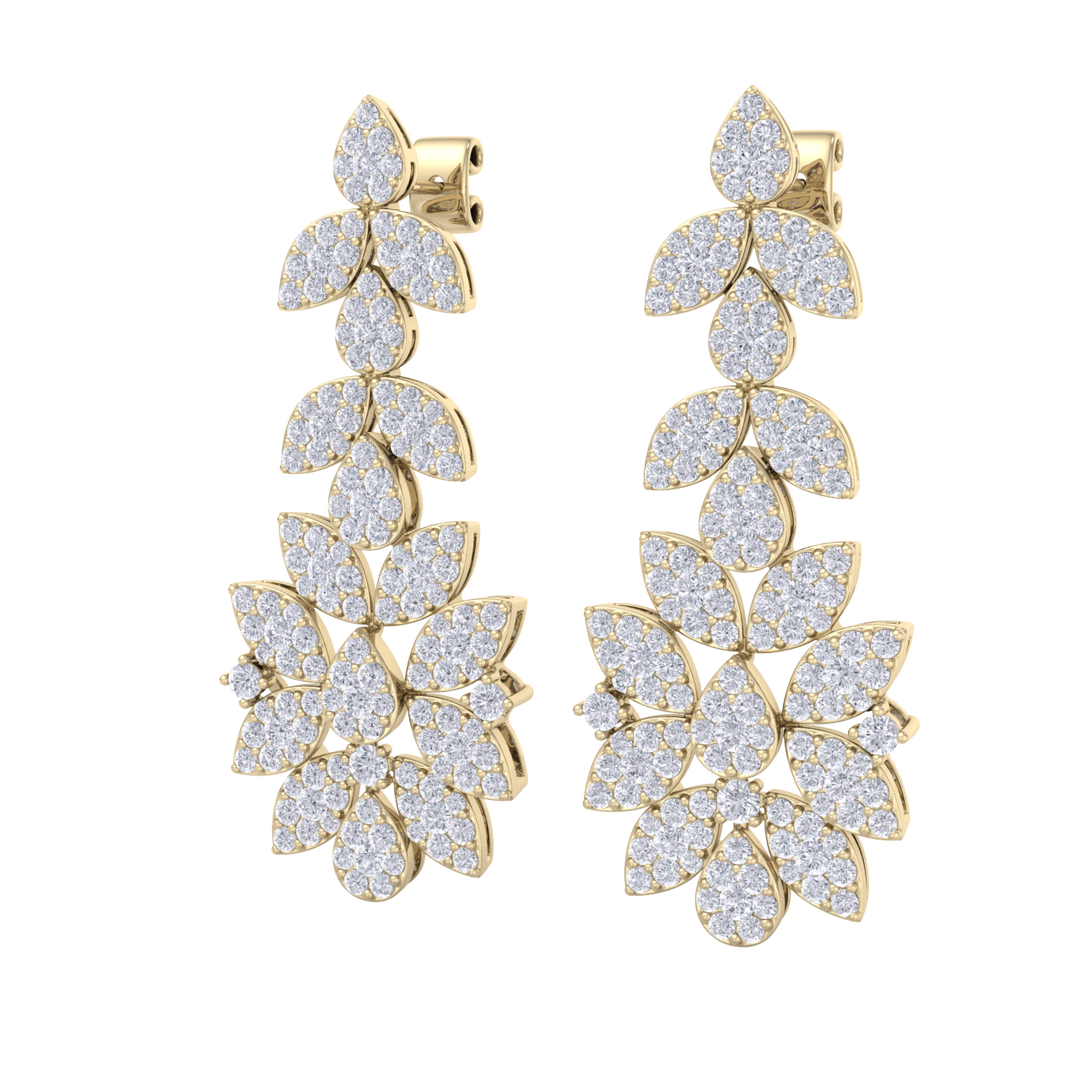Chandelier earrings in yellow gold with white diamonds of 3.03 ct in weight