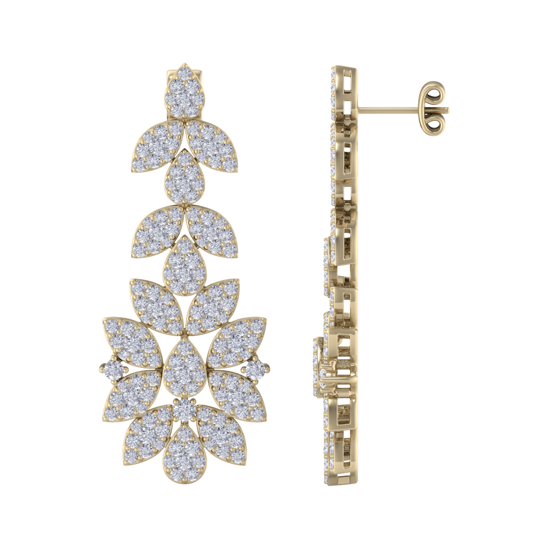 Chandelier earrings in yellow gold with white diamonds of 3.03 ct in weight