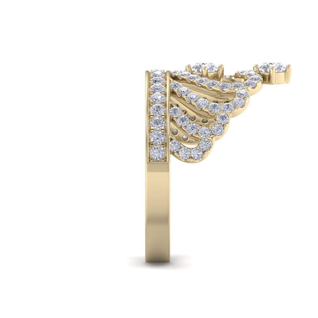 Beautiful Ring in yellow gold with white diamonds of 0.96 ct in weight