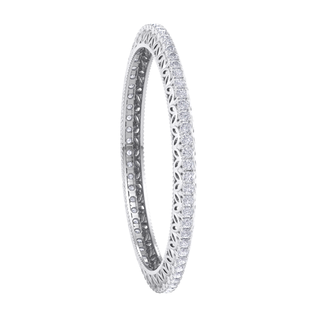 Diamond bangle in white gold with white diamonds of 11.04 ct in weight