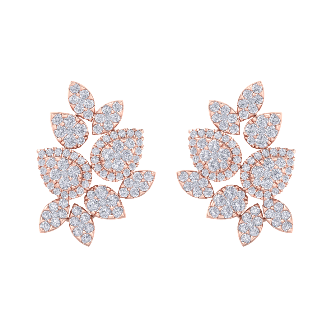 Flower shaped stud earrings in white gold with white diamonds of 3.11 ct in weight