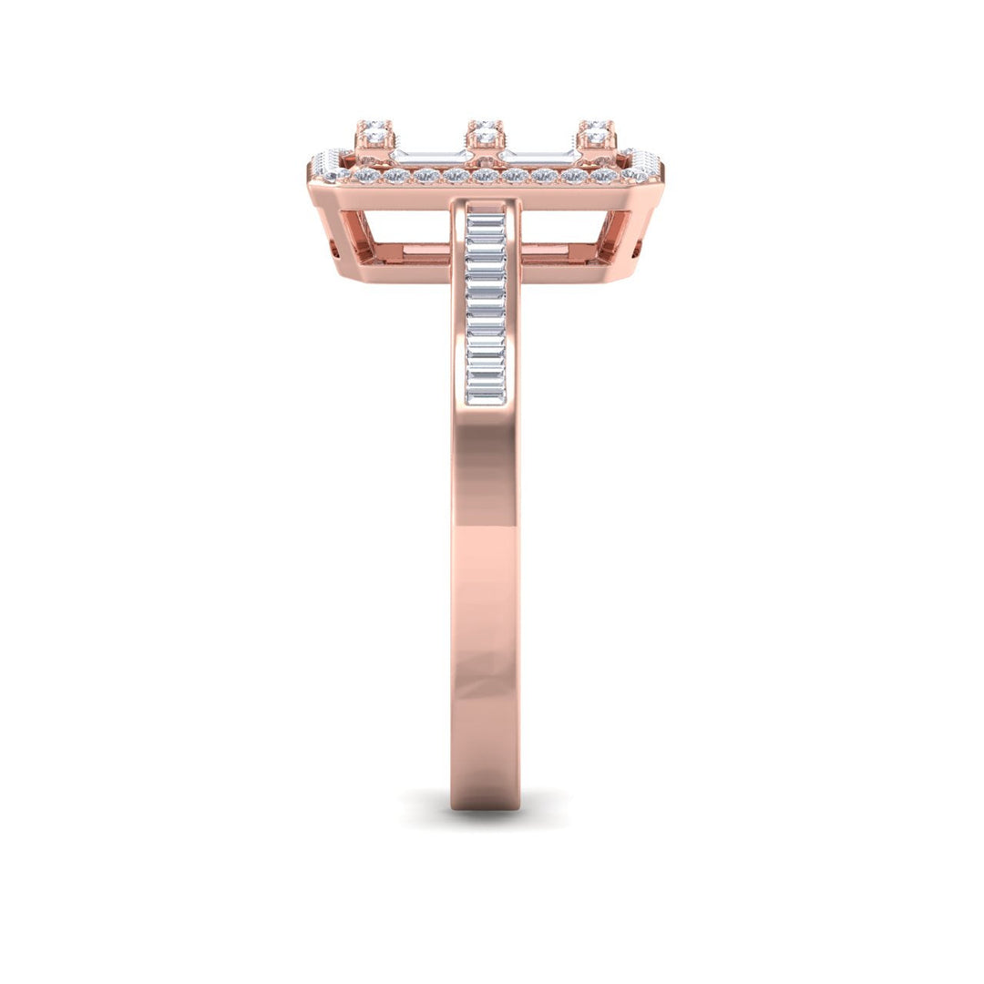 Beautiful Ring in yellow gold with white baguette diamonds of 0.59 ct in weight