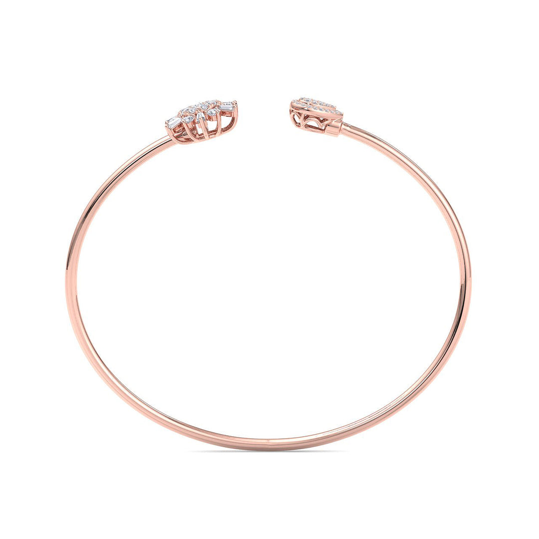 Cuff bracelet in white gold with white diamonds of 0.68 ct in weight