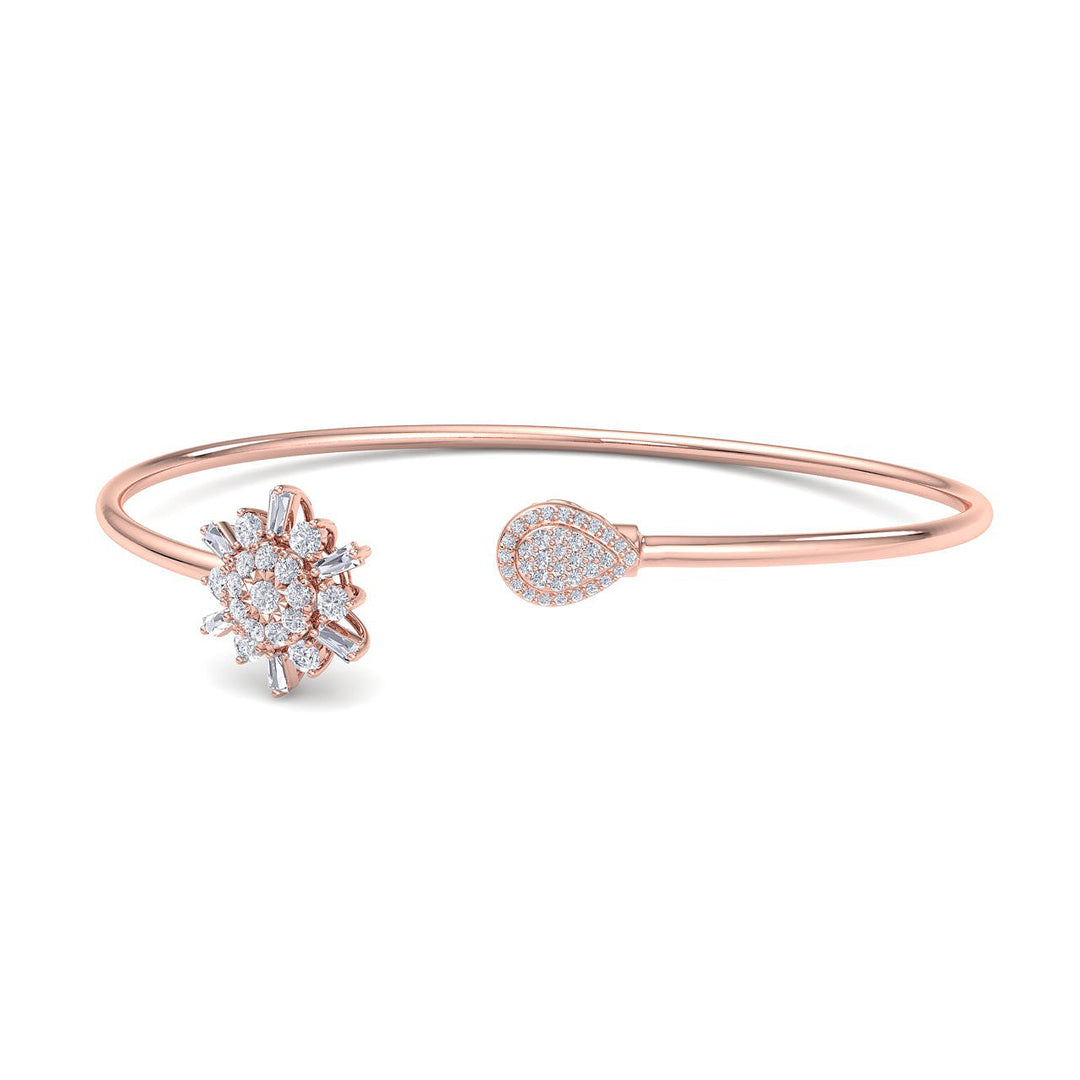 Cuff bracelet in white gold with white diamonds of 0.68 ct in weight