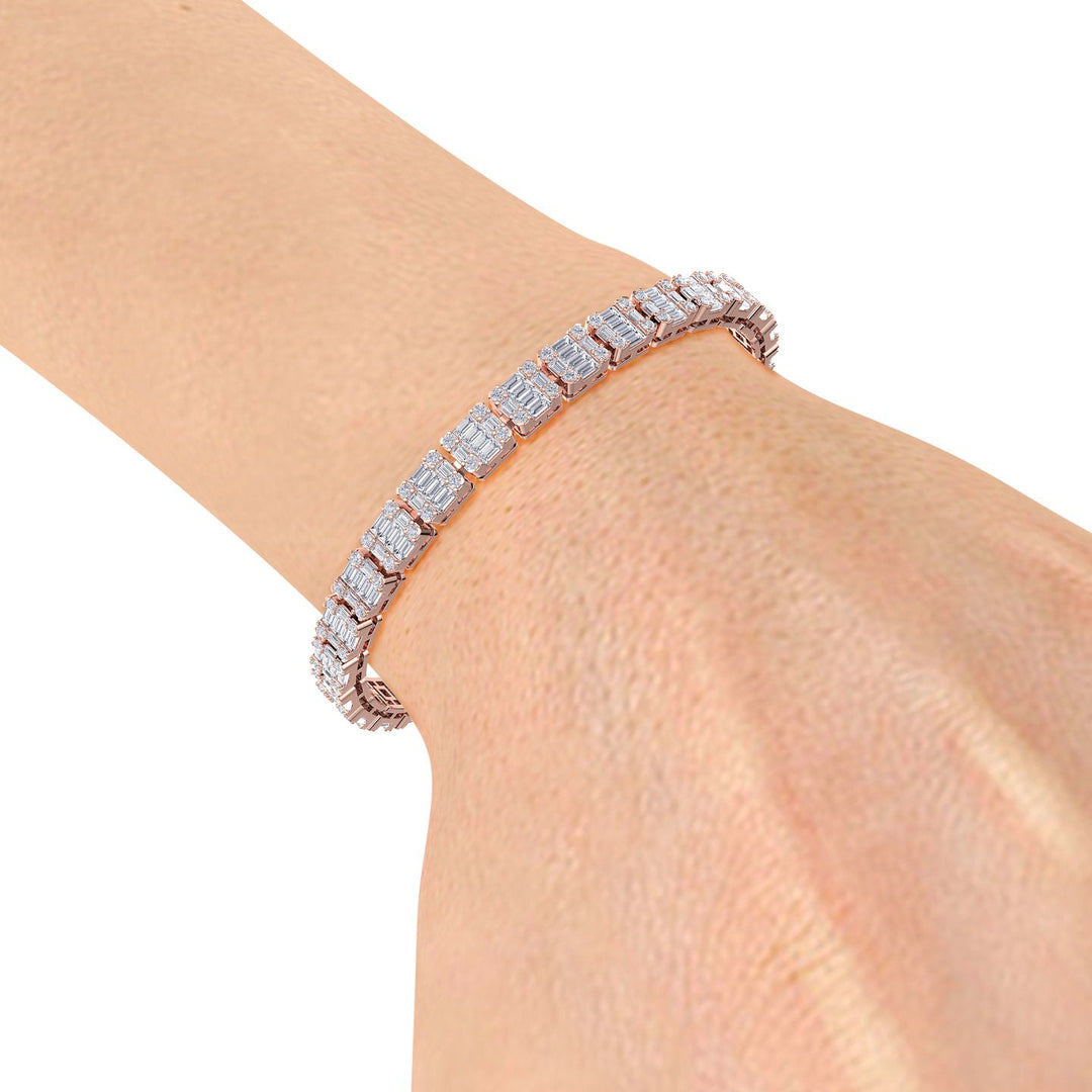 Baguette tennis bracelet in rose gold with white diamonds of 4.18 ct in weight