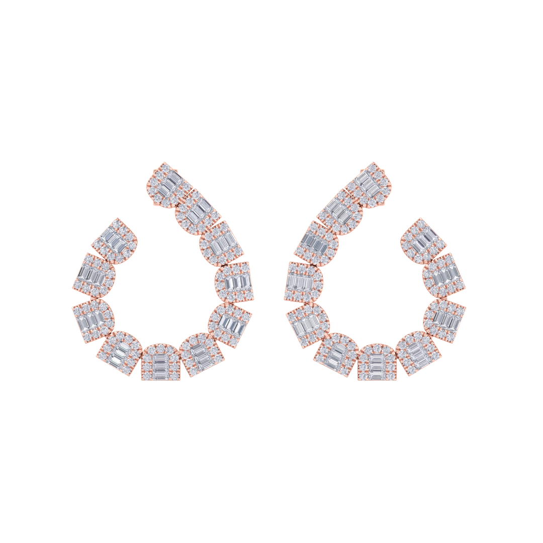 Circle studs in white gold with white diamonds of 5.82 ct in weight