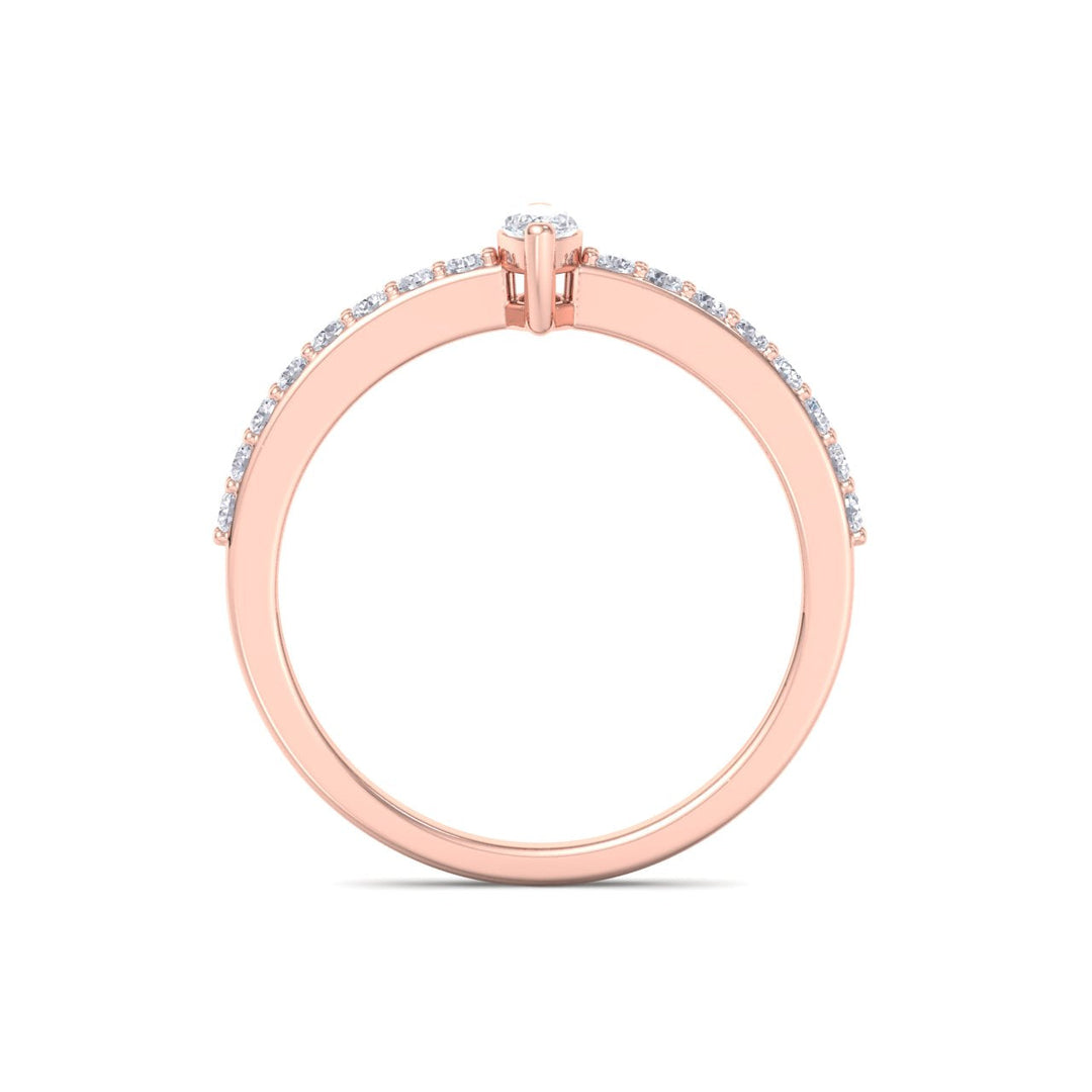 Diamond ring in white gold with white diamonds of 0.44 ct in weight