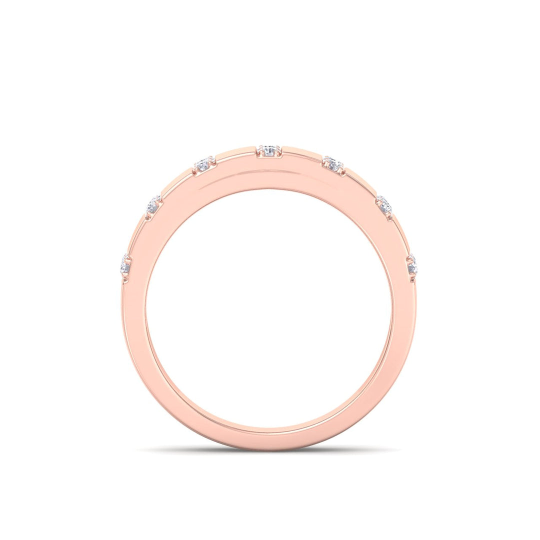 Beautiful Ring in rose gold with white diamonds of 0.21 ct in weight