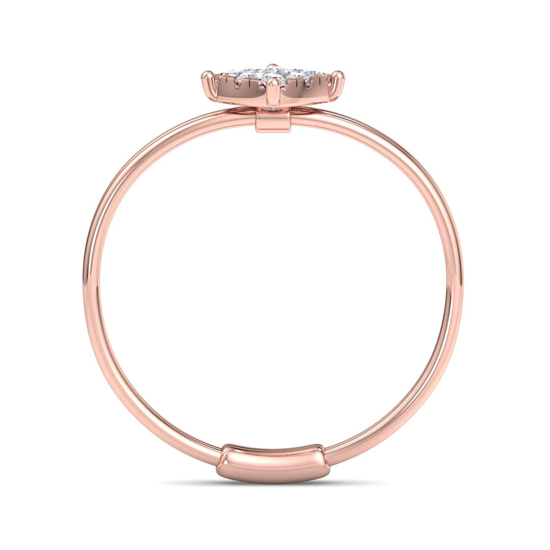 Beautiful Ring in white gold with white diamonds of 0.13 ct in weight