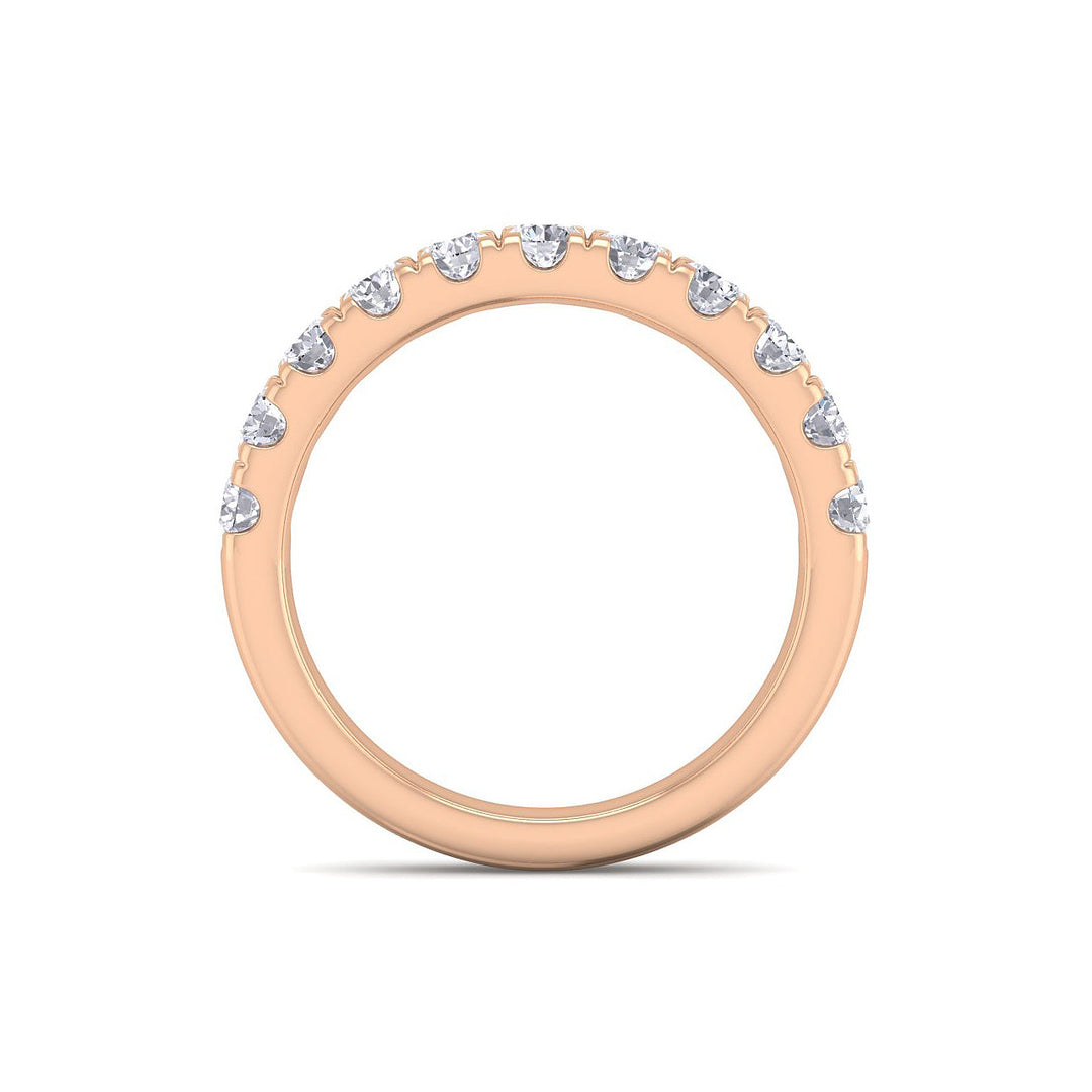 Pavé diamond ring in rose gold with medium sized white diamonds of 1.01 ct in weight
