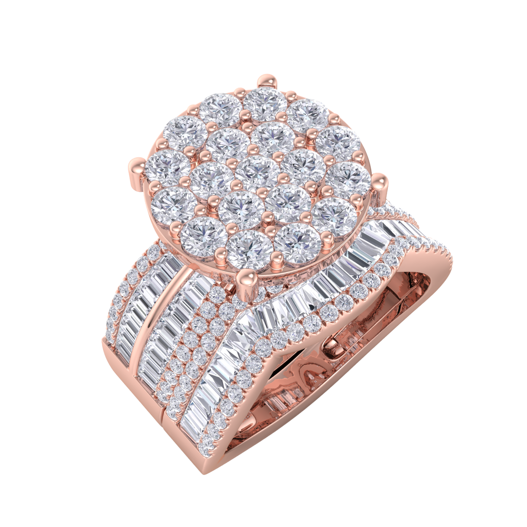 Beautiful Diamond ring in yellow gold with white diamonds of 2.74 ct in weight