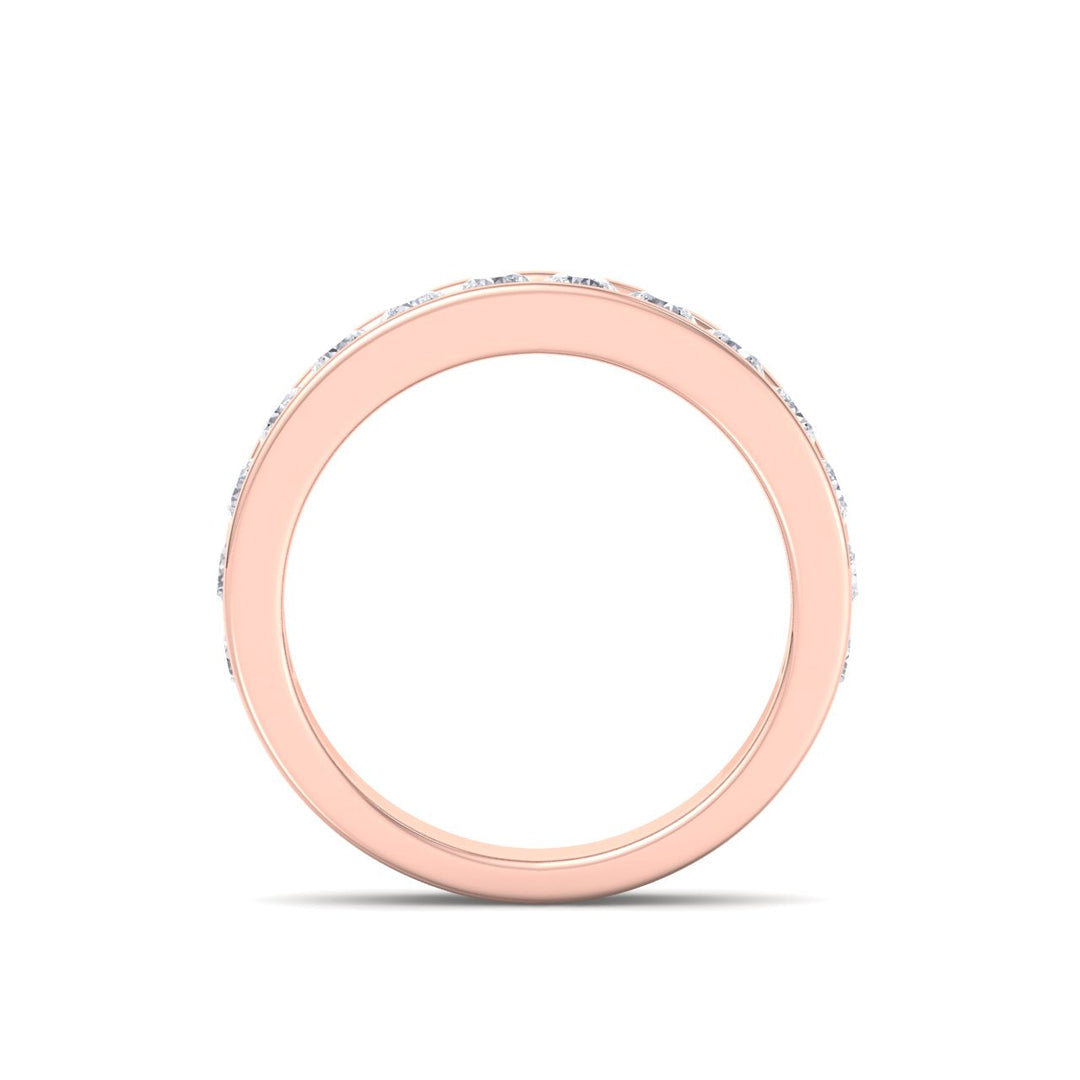 Classic Wedding band in rose gold with white diamonds of 1.01 ct in weight