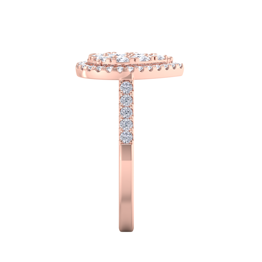 Pear cluster ring in white gold with white diamonds of 0.98 ct in weight