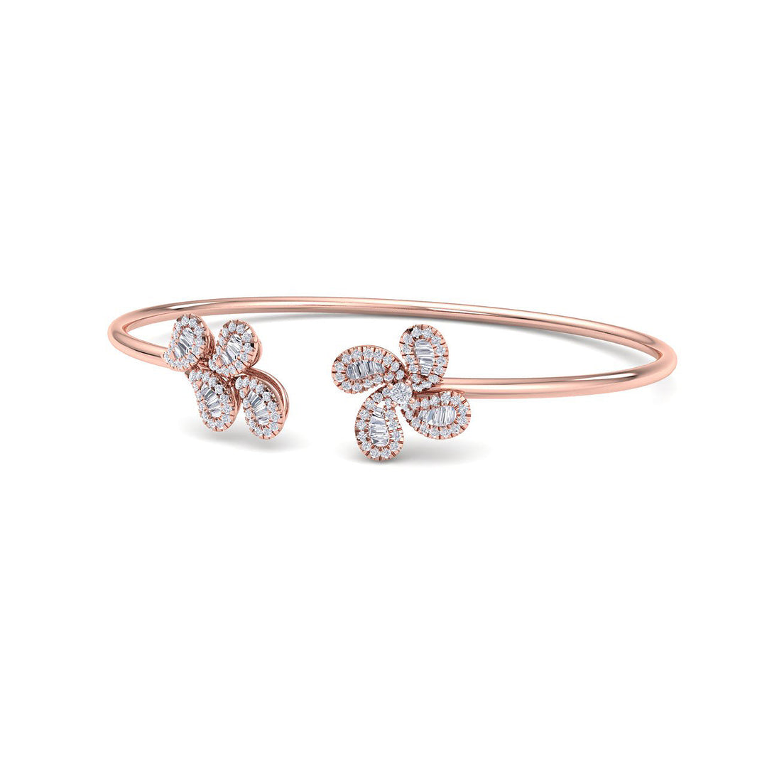 Cuff bracelet in white gold with white diamonds of 0.65 ct in weight