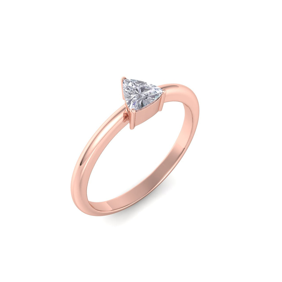 Dainty Diamond ring in yellow gold with white diamonds of 0.25 ct in weight
