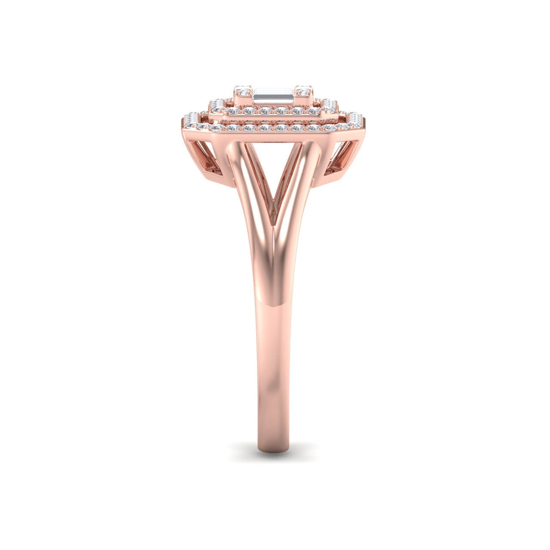 Beautiful Ring in white gold with white diamonds of 0.39 ct in weight