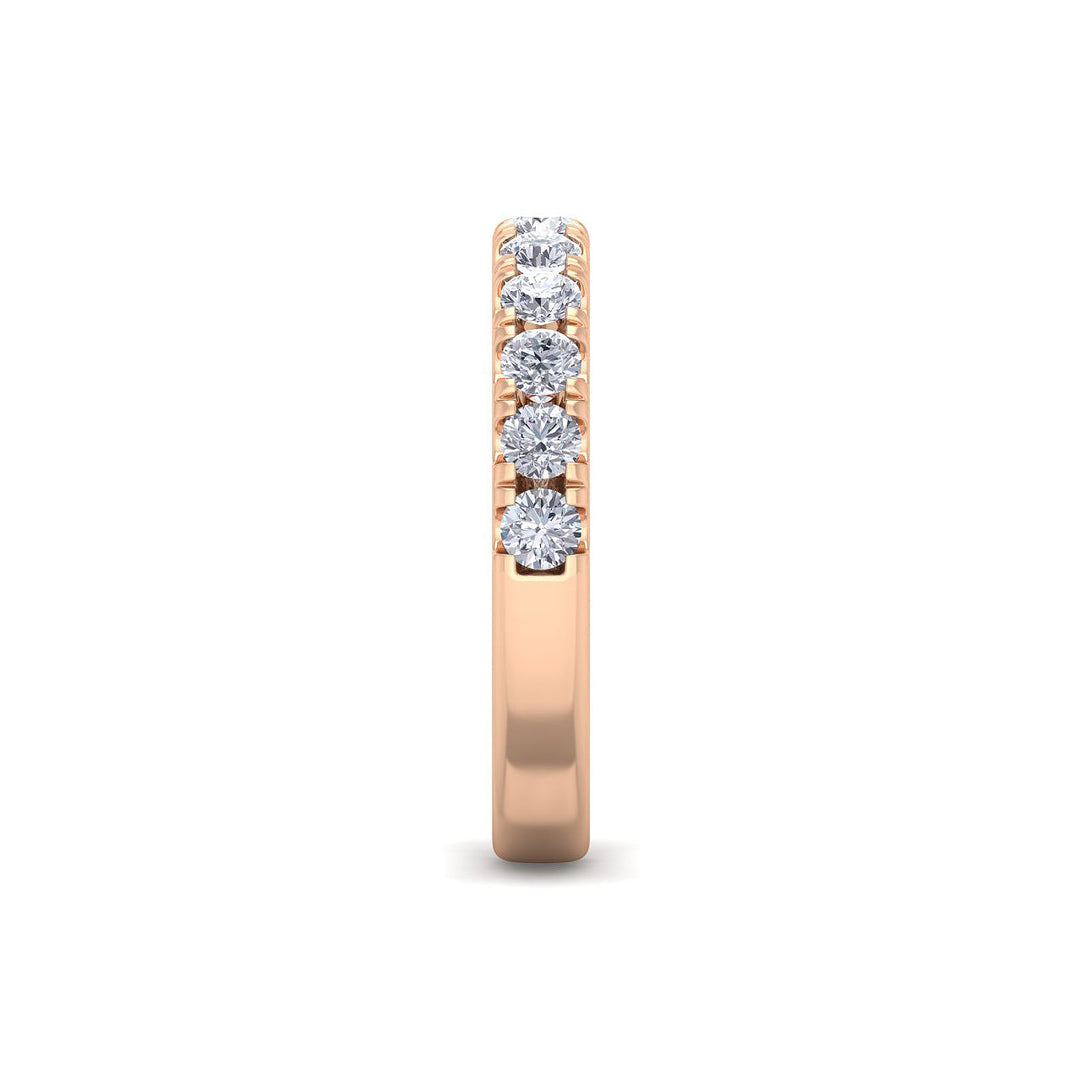 Pavé diamond ring in rose gold with medium sized white diamonds of 1.01 ct in weight