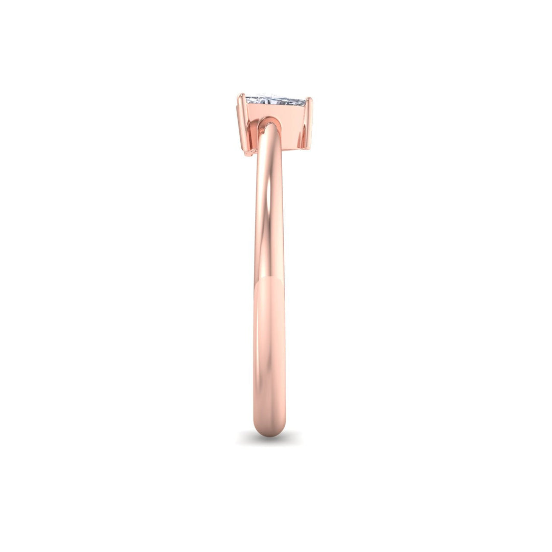 Dainty Diamond ring in yellow gold with white diamonds of 0.25 ct in weight