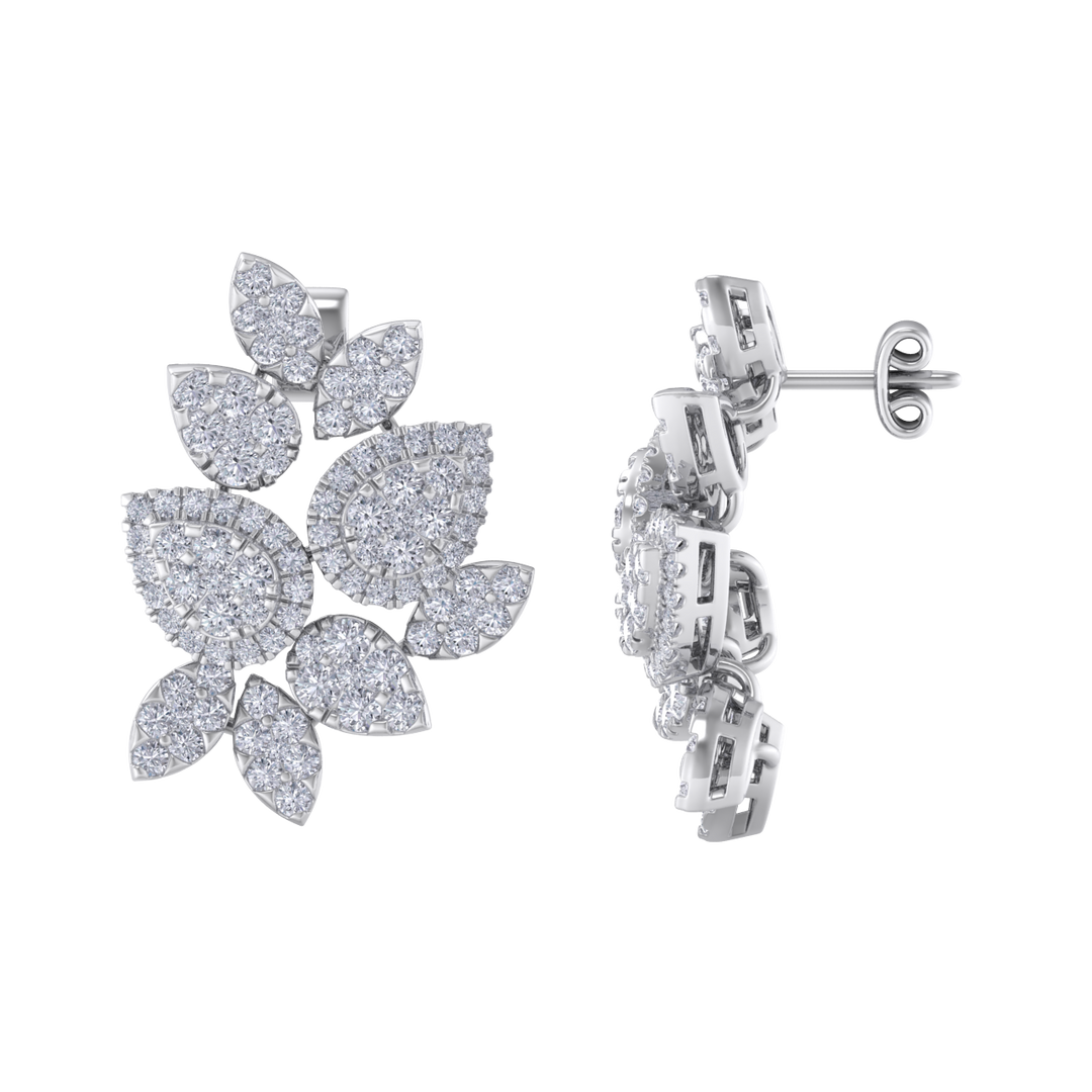 Flower shaped stud earrings in white gold with white diamonds of 3.11 ct in weight