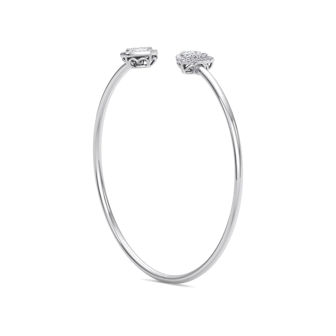 Heart cuff bracelet in white gold with white diamonds of 0.39 ct in weight