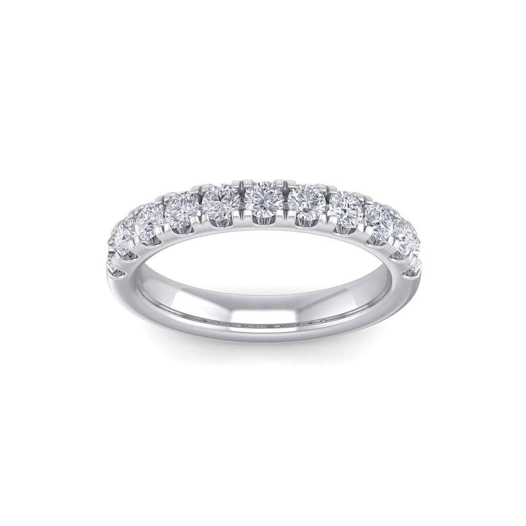 Pavé diamond ring in white gold with medium sized white diamonds of 1.01 ct in weight
