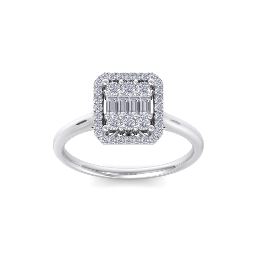Cluster square engagement ring in white gold with white diamonds of 0.45 ct in weight
