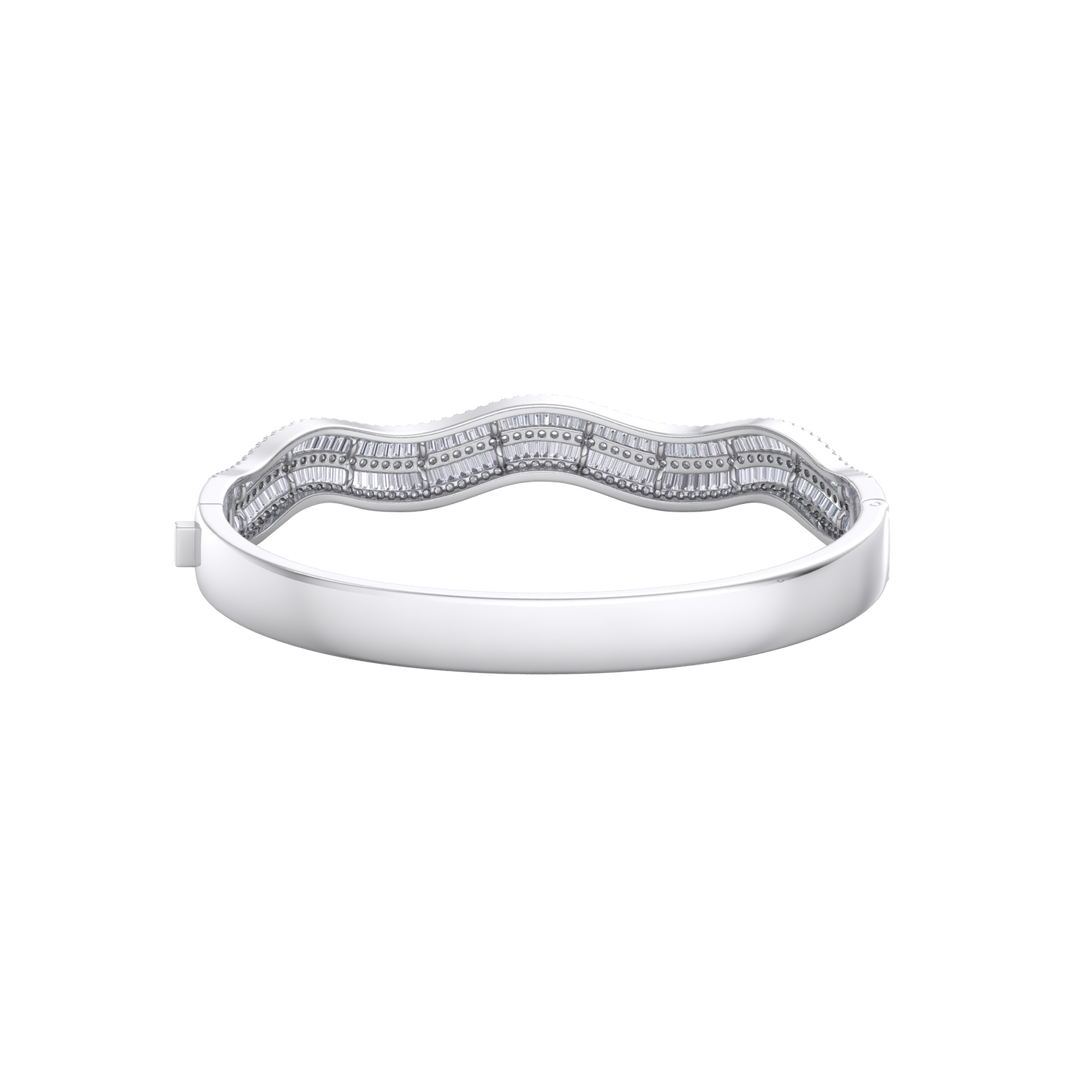 Wave bangle in rose gold with white diamonds of 3.10 ct in weight