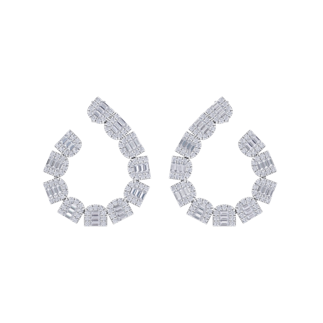 Circle studs in white gold with white diamonds of 5.82 ct in weight