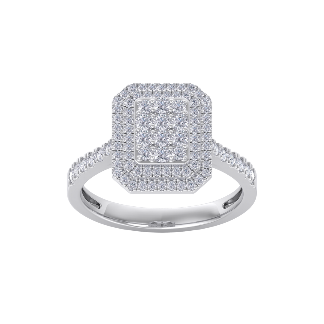 Cluster engagement ring in rose gold with white diamonds of 0.64 ct in weight