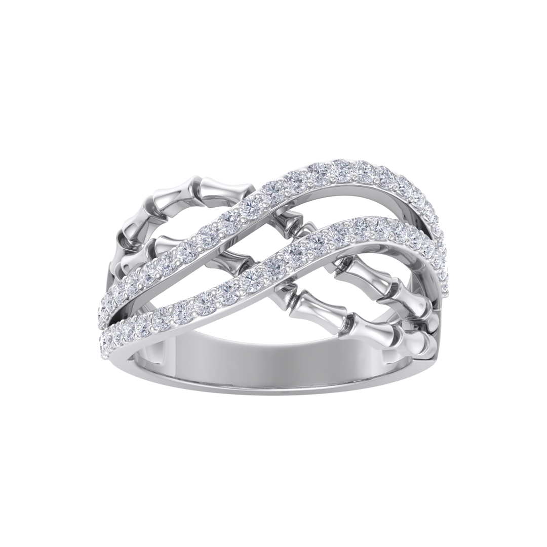Beautiful ring in white gold with white diamonds of 0.50 ct in weight